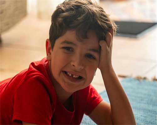 男性弱精症：三代试管助孕的希望与辅助生殖技术方案